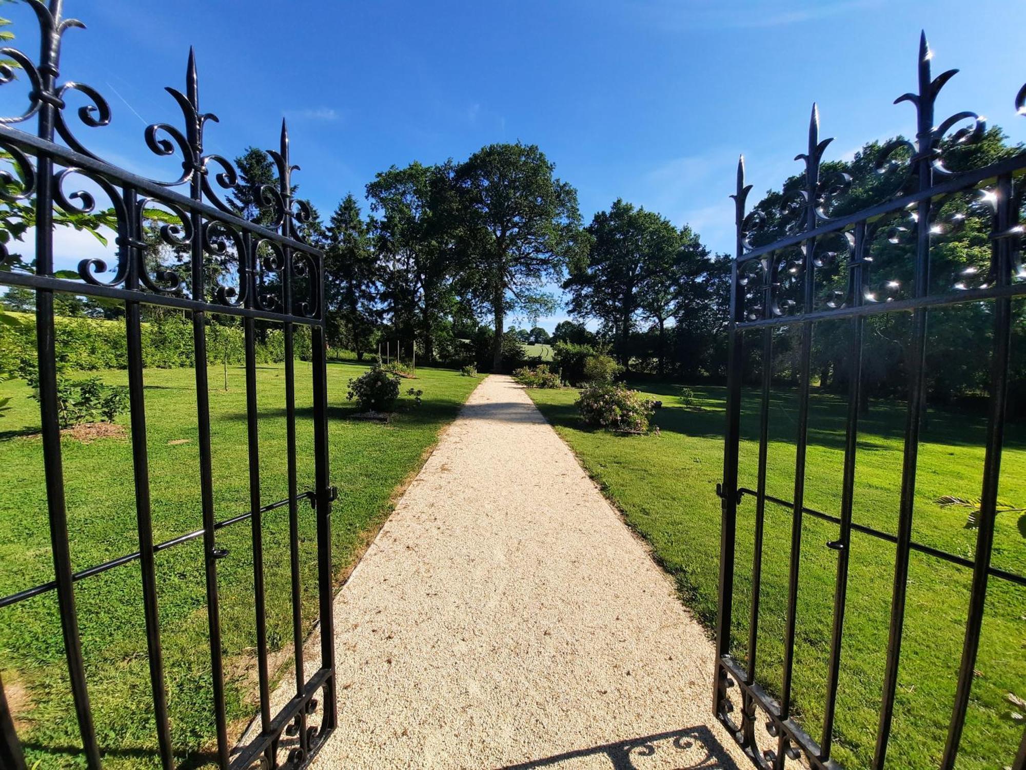 Chateau Du Bertry La Bouexiere エクステリア 写真